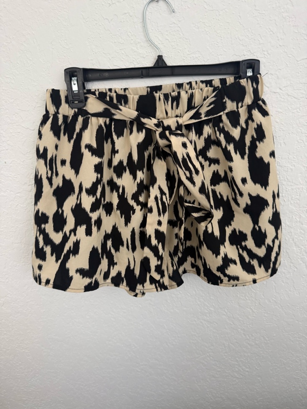 & Other Stories Black and Cream Animal-Print High-Waist‎ Tie Shorts
